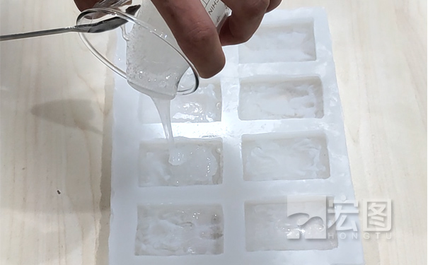 硅膠模具能倒液體硅膠嗎？